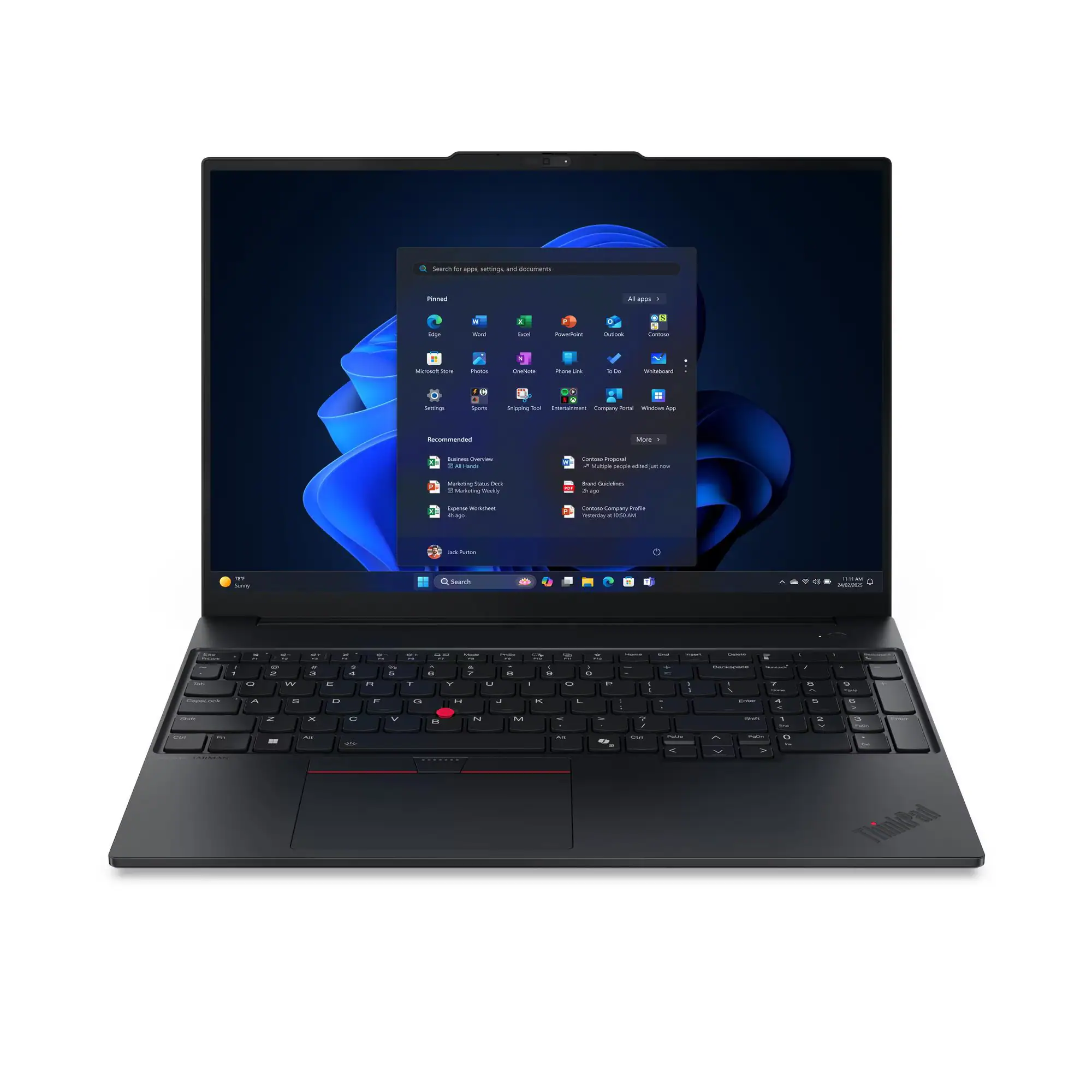 Na zdjęciu widać czarnego otwartego laptopa